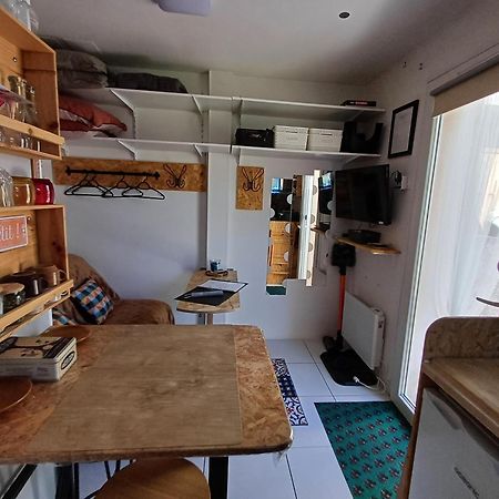 Studio 10M2, Terrasse 18M2 , Parking, Piscine Et Accueille Les Animaux Quissac  Bagian luar foto