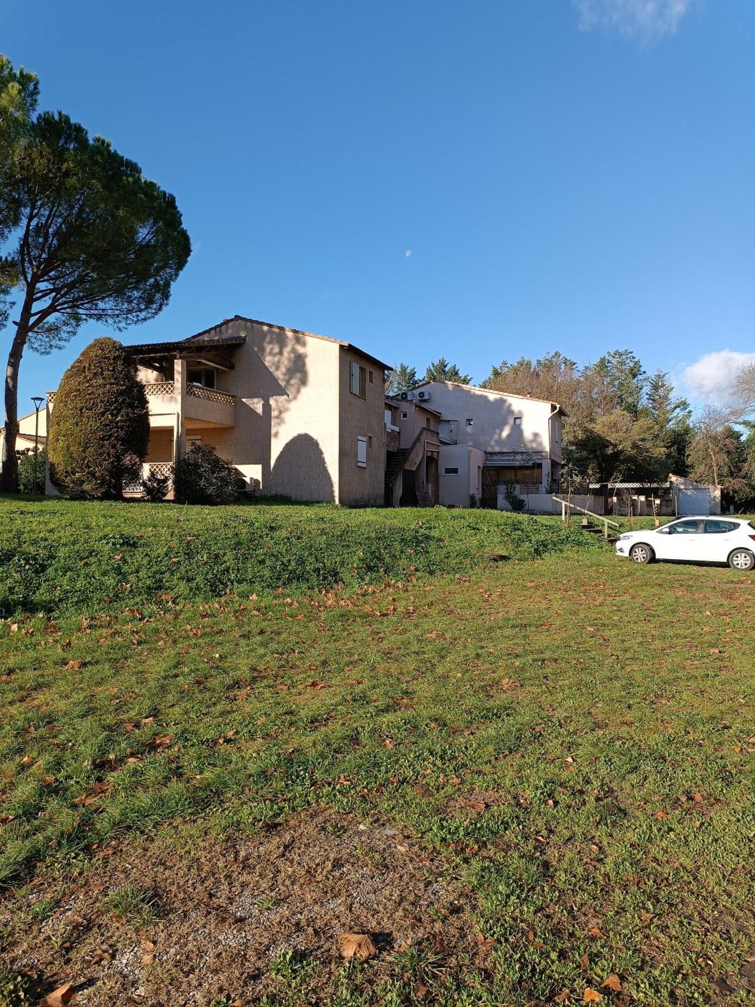 Studio 10M2, Terrasse 18M2 , Parking, Piscine Et Accueille Les Animaux Quissac  Bagian luar foto