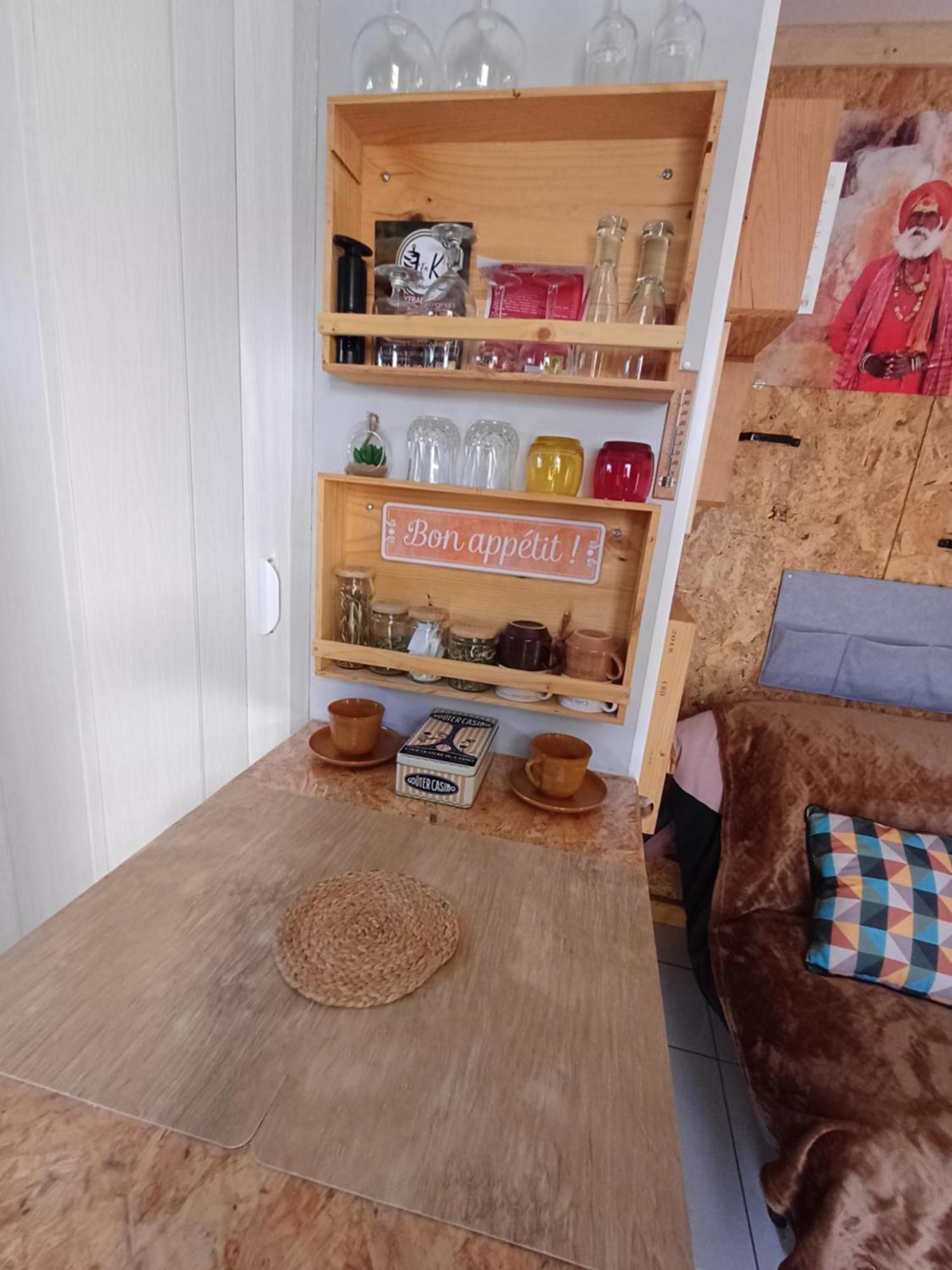 Studio 10M2, Terrasse 18M2 , Parking, Piscine Et Accueille Les Animaux Quissac  Bagian luar foto
